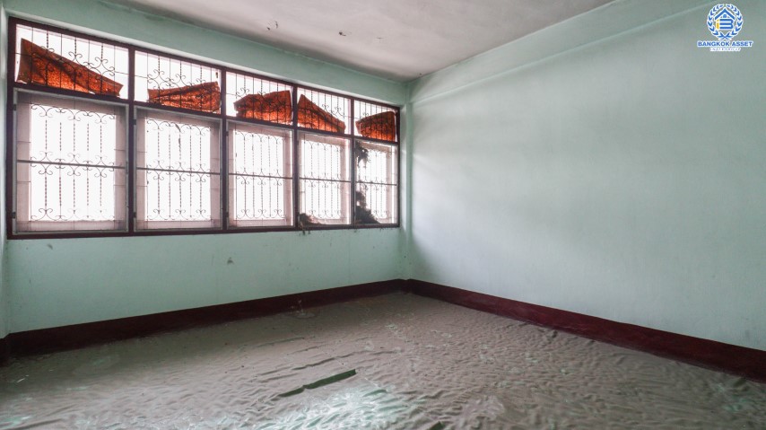 *****ทาวน์เฮ้าส์มือสอง 3 ชั้น ม.ซอยลาดพร้าว62 บางกะปิ ที่ราคาสุดคุ้ม ฟังก์ชัน 2 ห้องนอน 1 ห้องน้ำ เหมาะสำหรับทำเป็นโรงงานหรือโกดังเก็บสินค้า บนทำเลที่ดีเดินทางในเมืองสะดวกสบาย เชื่อมต่อถนนลาดพร้าว, ถนนสุทธิสาร, ถนนรามคำแหง, ถนนโชคชัย4 ใกล้เซ็นทรัลลาดพร้าว